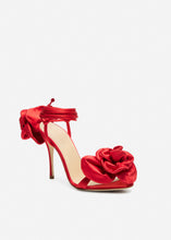 Load image into Gallery viewer, Wrap around double flower sandals in red satin
