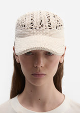 Load image into Gallery viewer, Crochet cap in cream
