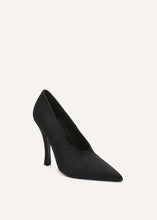 Load image into Gallery viewer, AW25 PUMPS BLACK SATIN
