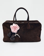 Load image into Gallery viewer, Velvet rose keychain in pink
