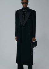 Load image into Gallery viewer, Long classic wool coat in black

