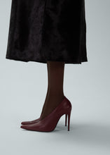 Load image into Gallery viewer, RE25 PUMPS LEATHER BURGUNDY
