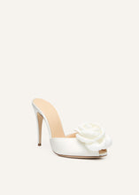 Load image into Gallery viewer, SS25 PEEP TOE MULE SATIN CREAM
