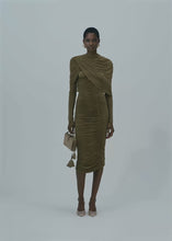 Load and play video in Gallery viewer, PF25 DRESS 37 BEIGE
